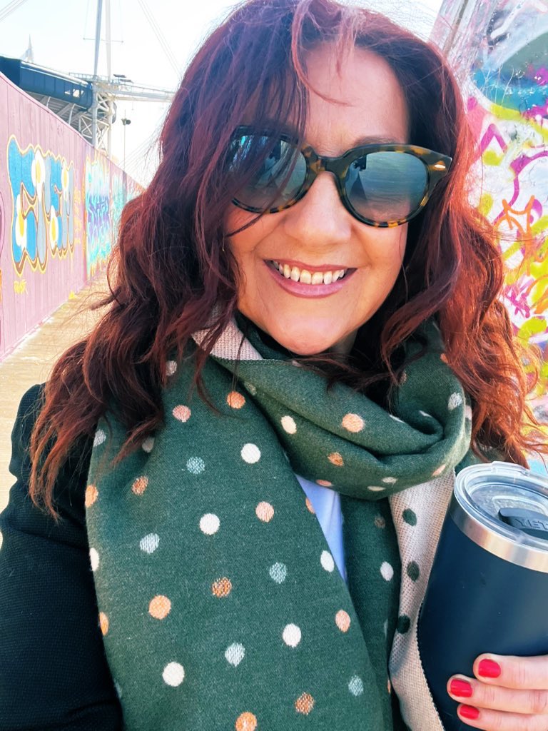 Shân Cothi (@realshancothi) on Twitter photo Neil Rosser yn stiwdio Bore Cothi <a href="/BBCRadioCymru/">Radio Cymru</a> yn browd o’i nofel gynta ‘Wythnos Ryfedd Gwilym Puw’ <a href="/YLolfa/">Y Lolfa</a> #hiwmor #dychan Llongyfarchiadau mawr i ti Neil a dishgwl ‘follow up’ 😜👌👍x Mae’n deyrnged i athrawon medde fe! #bbcsounds <a href="/BBCRadioCymru/">Radio Cymru</a> Diolch am sgwrs hyfryd! Neil Rosser yn stiwdio Bore Cothi <a href="/BBCRadioCymru/">Radio Cymru</a> yn browd o’i nofel gynta ‘Wythnos Ryfedd Gwilym Puw’ <a href="/YLolfa/">Y Lolfa</a> #hiwmor #dychan Llongyfarchiadau mawr i ti Neil a dishgwl ‘follow up’ 😜👌👍x Mae’n deyrnged i athrawon medde fe! #bbcsounds <a href="/BBCRadioCymru/">Radio Cymru</a> Diolch am sgwrs hyfryd!