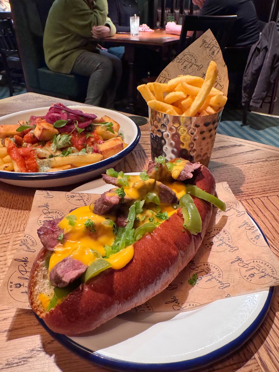 Sunshine, a roof terrace and a Philly cheese. 

🤌🏻🤌🏻 

Your trio of reasons to visit <a href="/RutlandAndDerby/">Rutland And Derby</a>. 

📍 Millstone Lane, LE1

#leicester #leicesterpubs