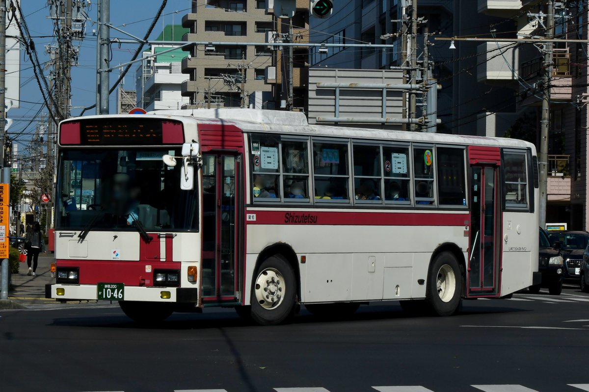 Oiwake320's tweet photo. 2025.3  しずてつジャストライン
静岡200か1046(小鹿)
KC-HT2MLCA  95年式

念願だった静岡競輪場ファンバスで活躍するブルリを撮影しました！貴重な赤バス、少しでも長く活躍して欲しいですね😌 https://t.co/FM4OVg6iYf