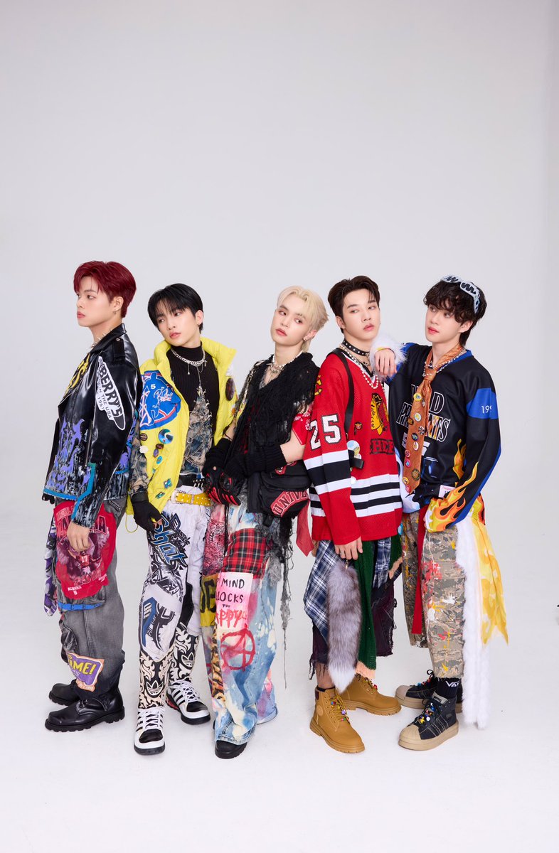 wan_ksda's tweet photo. ❗️WAN HOWLS❗️

@HOWLS_OFFICIAL 

#HOWLS_official
#WANksda
#ProjectByMC999 https://t.co/pSHEgebiGV