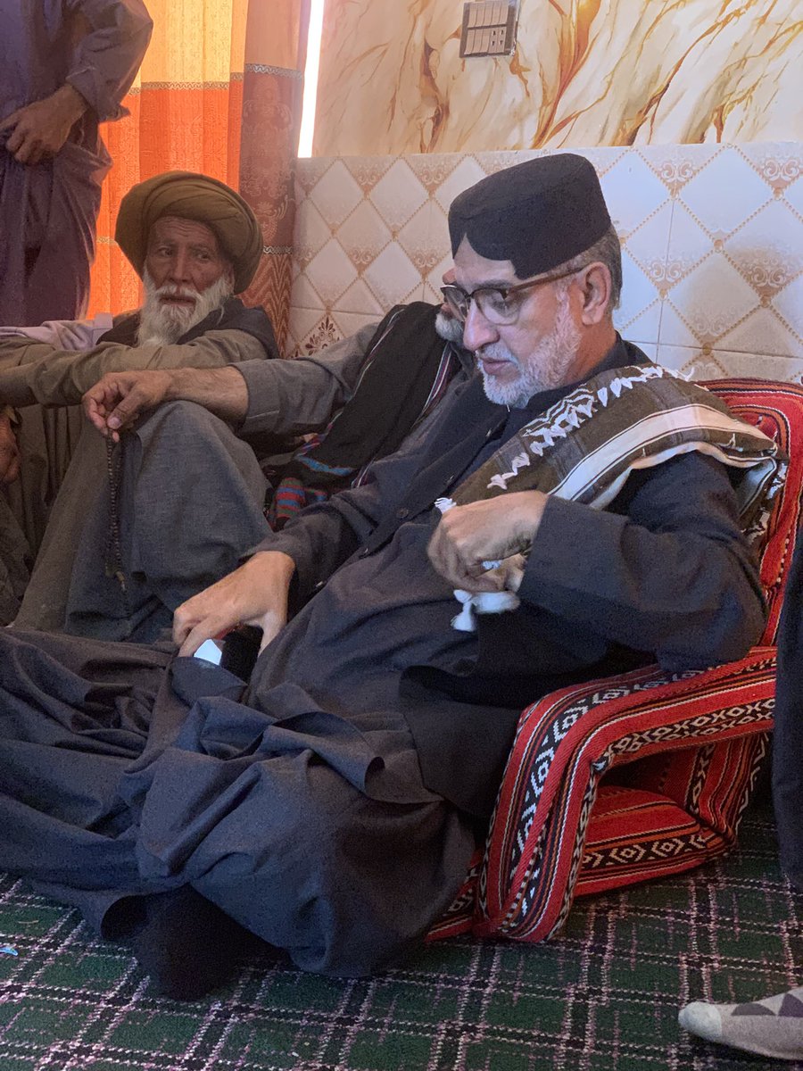 FaheemMengal13's tweet photo. بزدل اور کمزور جب آپ کا کردار کا مقابلہ نہیں کرسکتا ہے تو وہ آ پ کے ساکھ پر حملہ کرتاہے۔
سردار اختر جان مینگل کے بارے میں صادق عمرانی کے کہے گۓ الفاظوں کا شدید مزمت کرتے ہیں۔یہ گفتگو اس کے سیاسی ناشعوری کا عکاسی ہے۔@sakhtarmengal https://t.co/JkpBgPIFGG