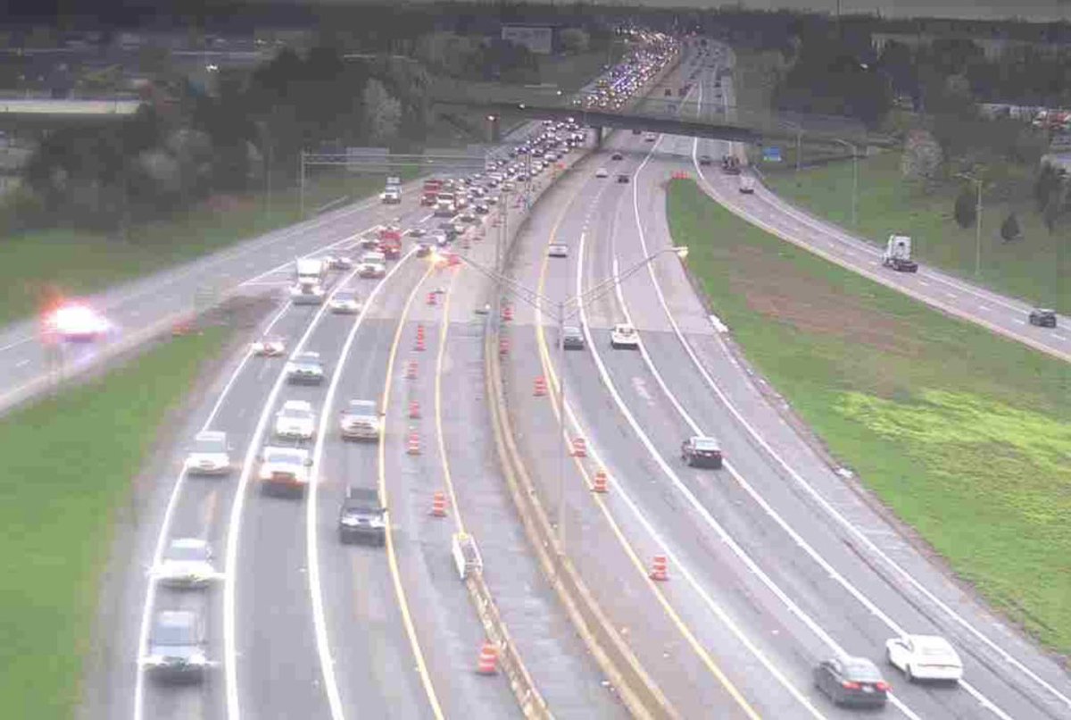 70 EB CLOSED at 670 on the west side due to a crash <a href="/wsyx6/">WSYX ABC 6</a> <a href="/fox28columbus/">FOX 28 Columbus</a> #GDCTeamTraffic
