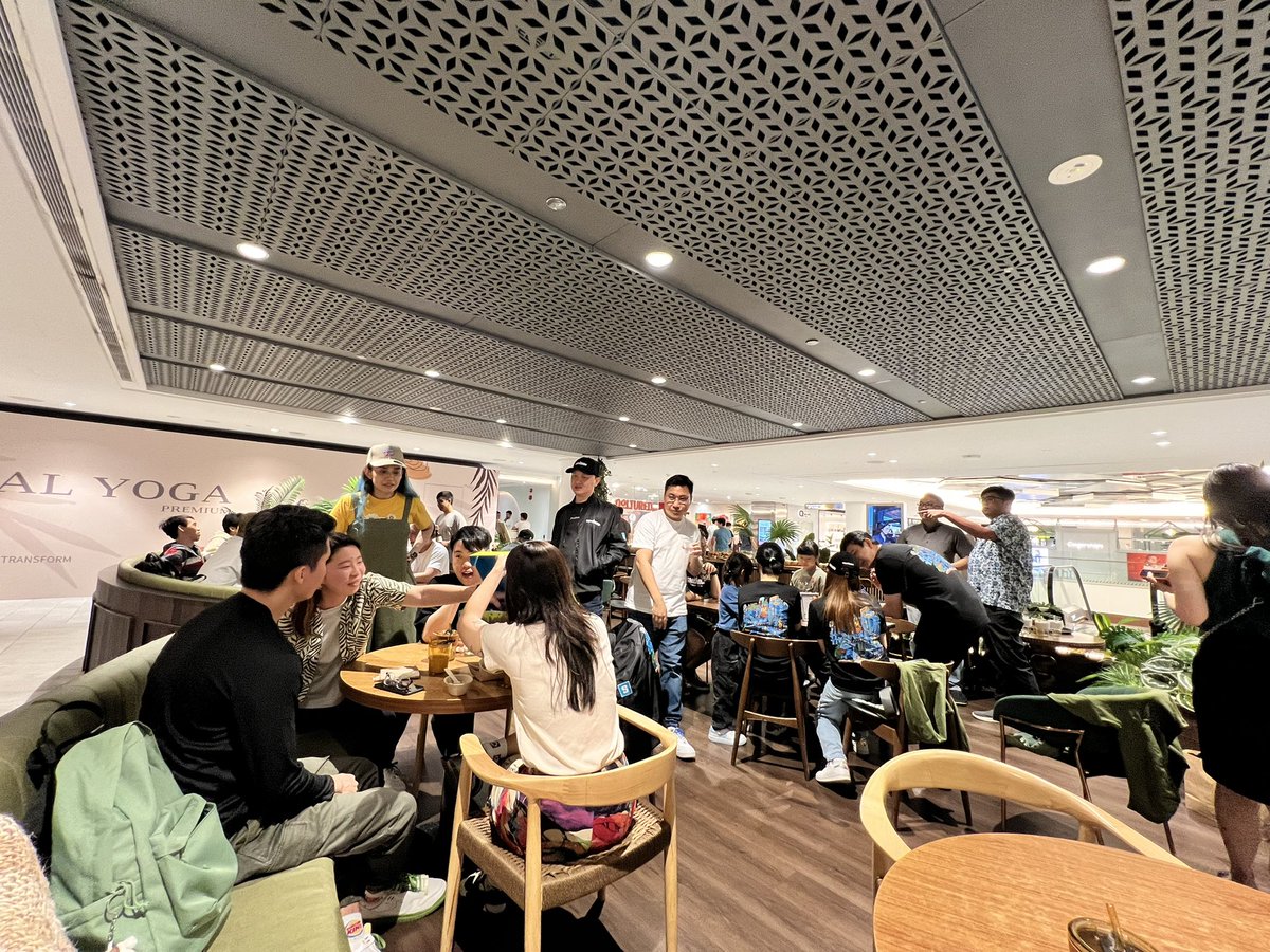 Awesome The Sandbox Community Event at Singapore!! Purchase a Land and join us for more happenings! :D <a href="/TheSandboxSEA/">The Sandbox SEA</a> <a href="/borgetsebastien/">Sebastien 🏞</a> <a href="/belhanki/">Belhanki 🦖🥚</a> <a href="/georgewong/">DA:WEN</a> #AlphaSeason5  #SandFamSG
