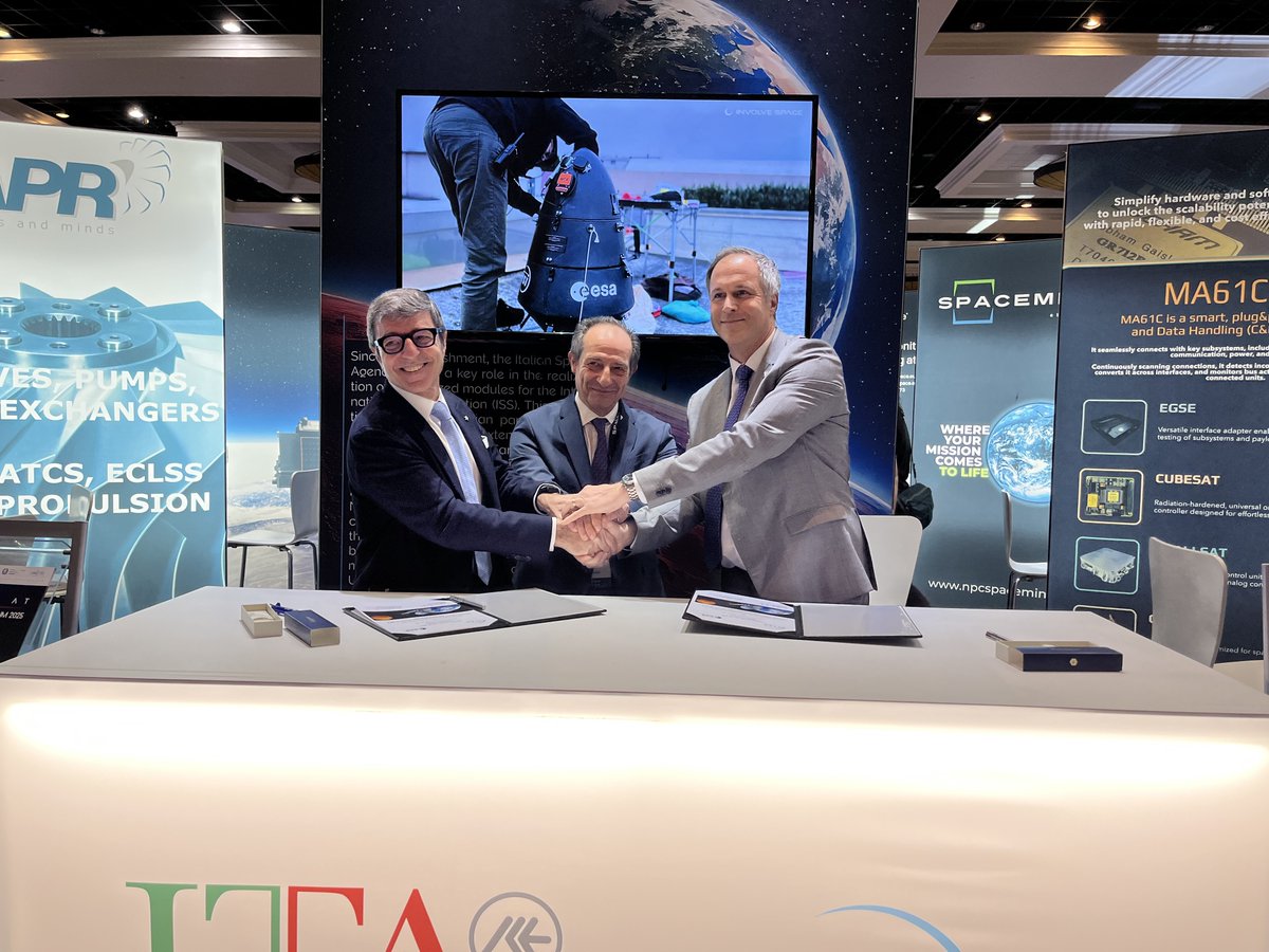 Agenzia Spaziale ITA (@asi_spazio) on Twitter photo 🔴 Al 40° Space Symposium di Colorado Springs siglato, alla presenza di <a href="/ASI_spazio/">Agenzia Spaziale ITA</a>, un accordo tra <a href="/ALTECSpace/">ALTEC</a> e <a href="/esa/">European Space Agency</a> per finalizzare un contratto relativo a 'Training, Logistics and Operations Support Services for ISS & Exploration 2025-2029'
ℹ️Info 👉tinyurl.com/yrbdccfu 🔴 Al 40° Space Symposium di Colorado Springs siglato, alla presenza di <a href="/ASI_spazio/">Agenzia Spaziale ITA</a>, un accordo tra <a href="/ALTECSpace/">ALTEC</a> e <a href="/esa/">European Space Agency</a> per finalizzare un contratto relativo a 'Training, Logistics and Operations Support Services for ISS & Exploration 2025-2029'
ℹ️Info 👉tinyurl.com/yrbdccfu