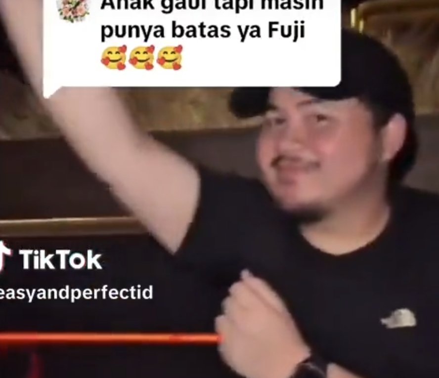 apajadeh tweet media