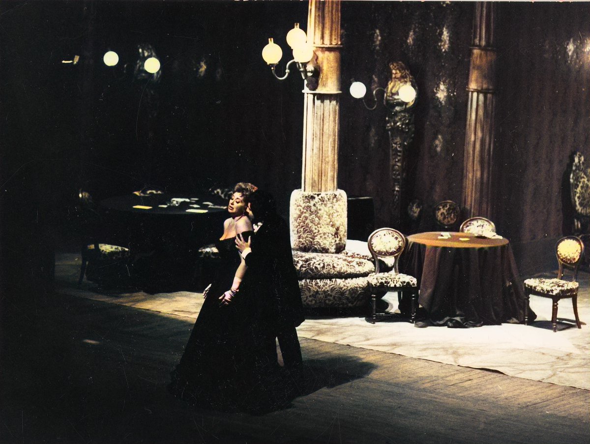 Nasceva oggi Beverly Sills, pseudonimo di Belle Miriam Silverman, soprano statunitense che scritturammo qui per una "Traviata" memorabile nel maggio del 1972

#25maggio