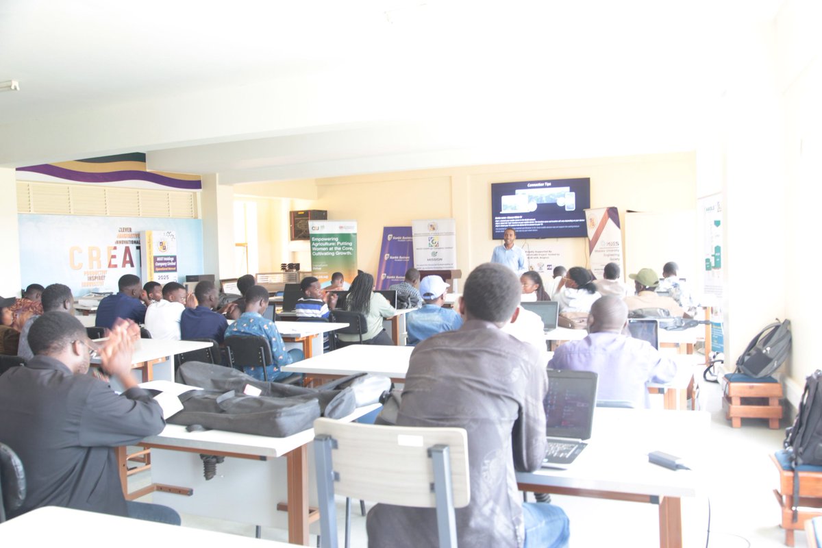 _theakatsguy_'s tweet photo. Had fun moderating an info session about the Uganda Climate Innovation Fund at @MbararaUST  earlier today morning.

The #UCIF will support innovators and entrepreneurs to pilot, incubate and accelerate new climate smart products and service from a cash pool of over 6Billion UGX. https://t.co/g8c5oyrYmU