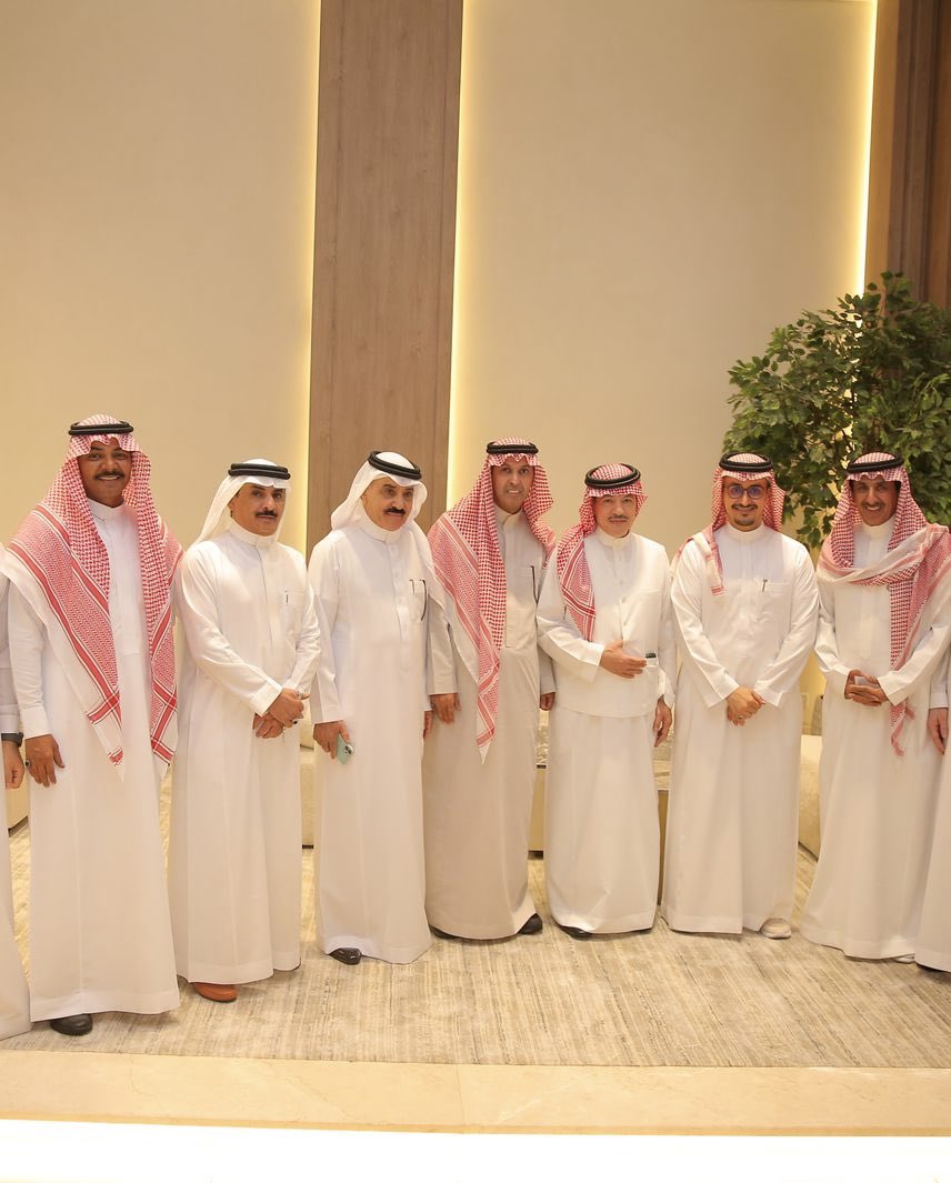 #في_محبة_خالد_الفيصل 
صورة جمعتني بسمو الامير فيصل بن محمد بن سعد وكيل إمارة منطقة مكة المكرمه أثناء زيارة معرض #خالد_الفيصل بمدينة جدة بصحبة الاخوة الاستاذ #محمد_الصبيح والاعلامي القدير سلامة الزيد والفنان طلال سلامه والاستاذ سليمان الصقعبي ، كانت ليله مليئه بالبهجة والسعادة