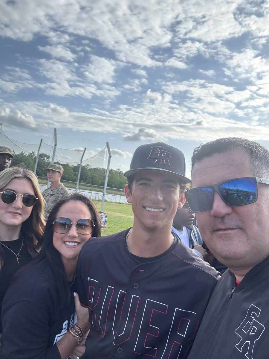 jerrymac13's tweet photo. 2025 ERHS Senior Night!  Great group of kids and families.  Proud to have watched them play together all these years. https://t.co/HOmennWrPt