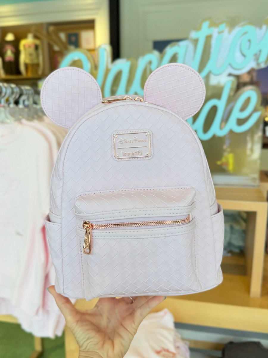 disney_foodies's tweet photo. 🛍️Loungefly lovers, rejoice! 🎀 A new Pink Woven Style Loungefly Mini Backpack has just arrived 📍 at Disney Style in Disney Springs!

This adorable bag is perfect for adding a touch of Disney charm to your daily adventures!

#DisneyStyle #Loungefly #MiniBackpack #DisneyInspired https://t.co/mUUXNcsz02