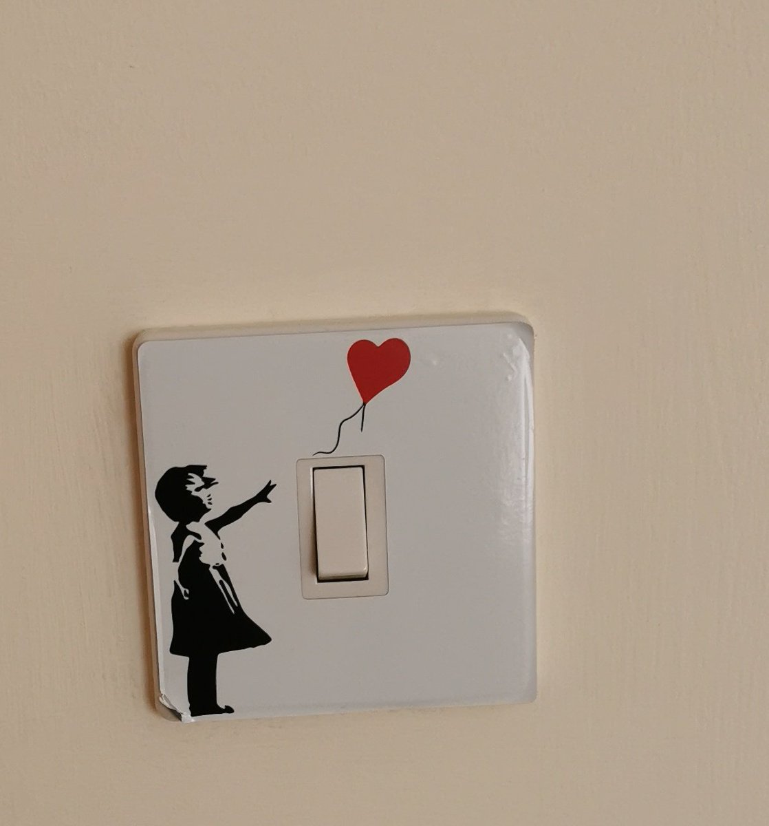 Connectthewrite's tweet photo. #30words30days
#Day10of30
#switch
#talesfromtheattic25
#Banksy

She stands alone
Her presence is in the joy of possession
And then the letting go.
Then she will stand but not alone
But with that style and memory switch. https://t.co/L26Dnj7fe5
