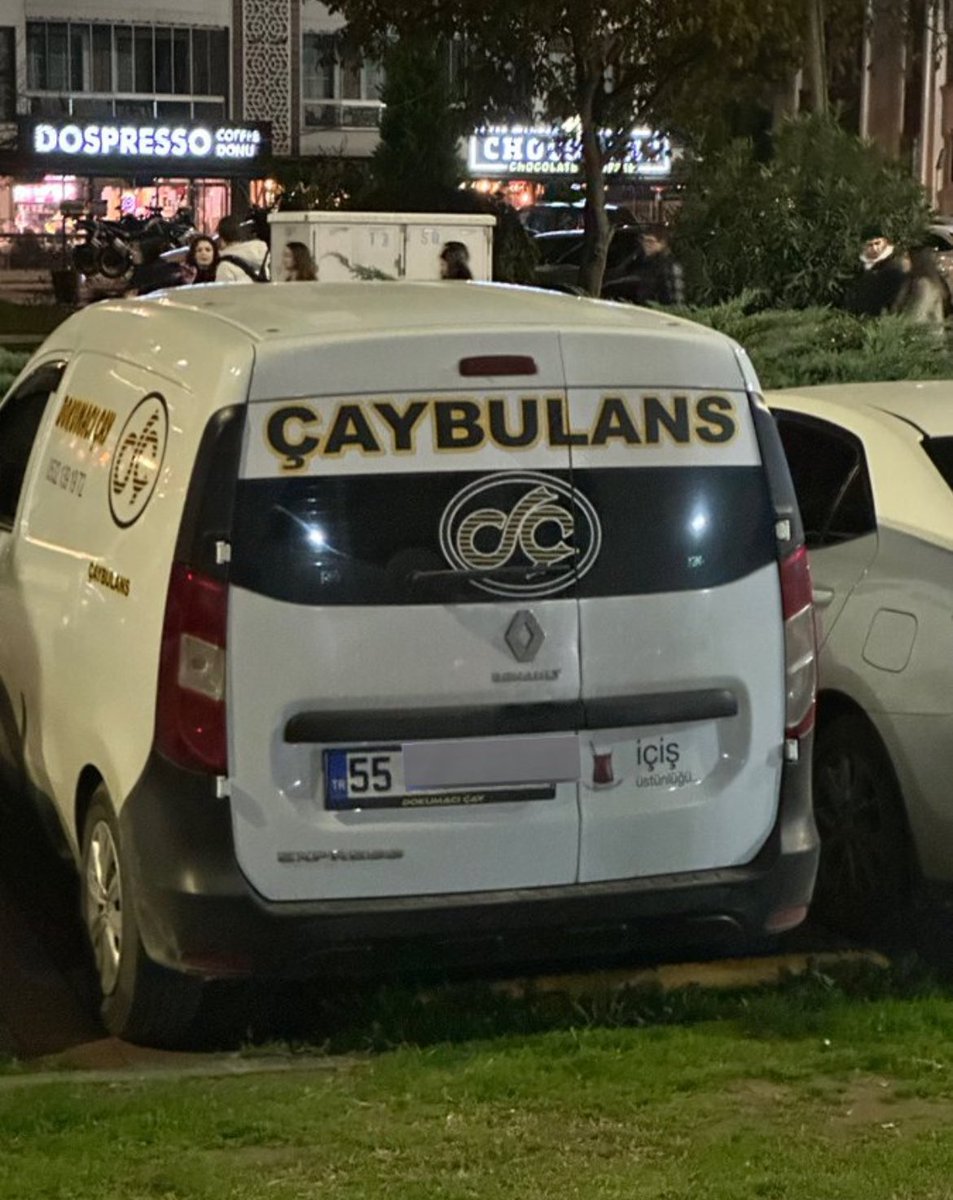 ivyynur's tweet photo. yemek üstü sigara+çay https://t.co/29GWQRqT9k