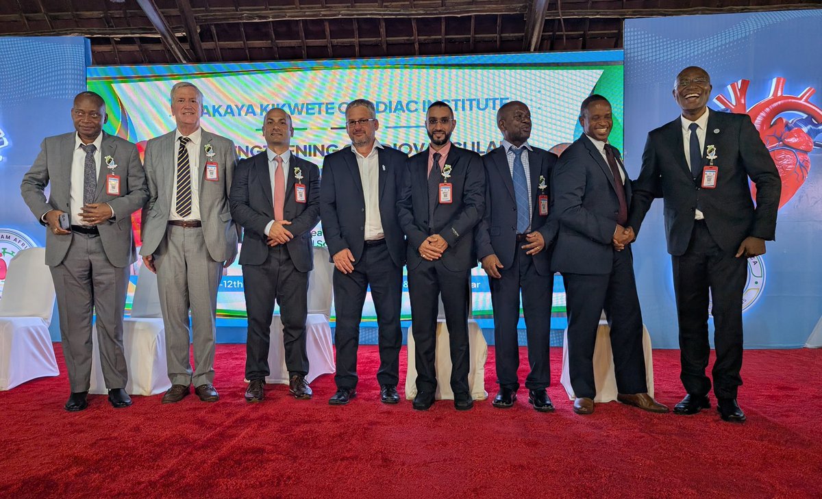 Sharing a light moment at #CardioTan2025 #Zanzibar

Strengthening Cardiovascular Care in Africa Through Collaborative Efforts <a href="/TaasisiMoyoJKCI/">Taasisi ya Moyo-JKCI</a> #Tanzania