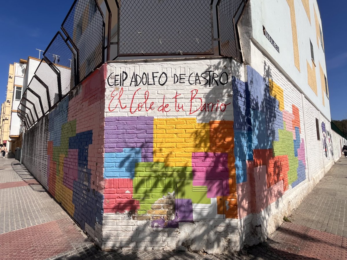 El próximo curso los coles de Cádiz perderán otros 49 estudiantes de 3 años. No se ha cubierto ni la mitad de las plazas disponibles. La guadaña pesa sobre algunos coles, todos públicos. 

Los coles públicos no mueren, los matan

Esta es la pelea que debería afrontar Cádiz