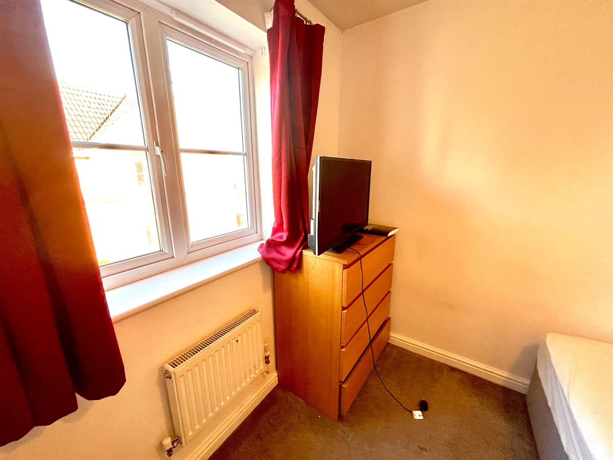 Back on the market - 1 Bed Detached House, Hill Court, Bridgend, £475pcm. View details: smart-lettings.co.uk/propertydet.as…