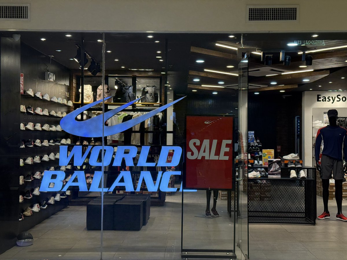 meimei_work's tweet photo. NIKEのパクリと思ってます🙂
#デザインフィリピン https://t.co/mjEtrAG86E
