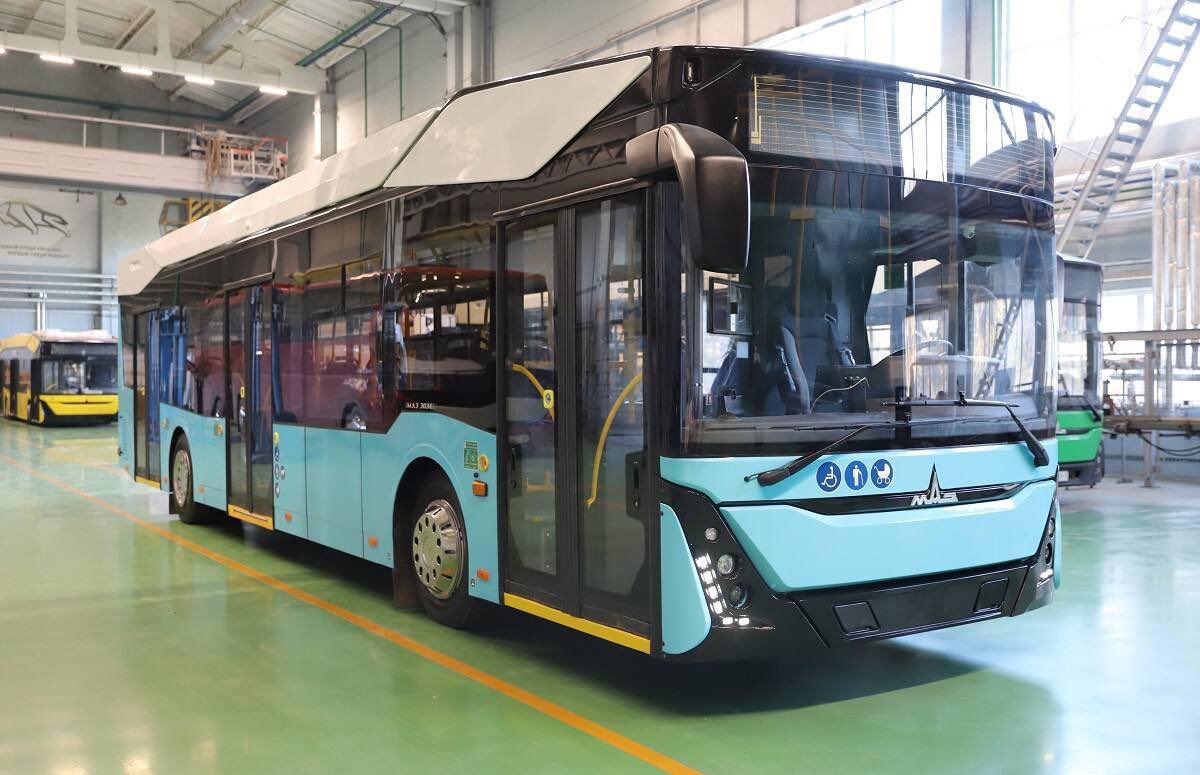 A fábrica de automóveis de Minsk #MAZ criou um ônibus elétrico com 100% de localização. 
Nem uma única engrenagem de fora do estado da união. 
Brasil, vamos fazer um ônibus elétrico conjunto?