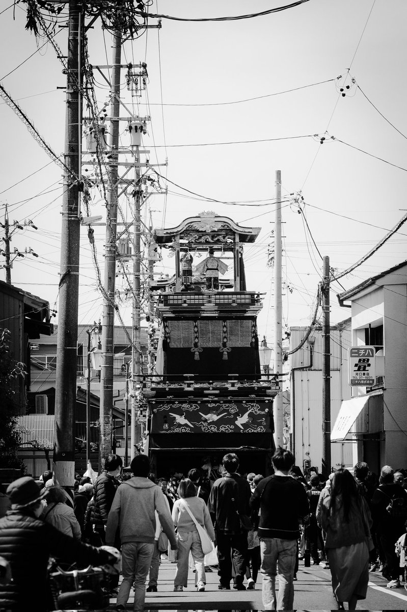 in_the_movie's tweet photo. 住宅街に、巨大な移動物体。
#からくり人形
#岩倉桜まつり
#愛知県
#岩倉市
#2025年
#japan
#aichi
#iwakura
#α58 https://t.co/guwHlWiEYb