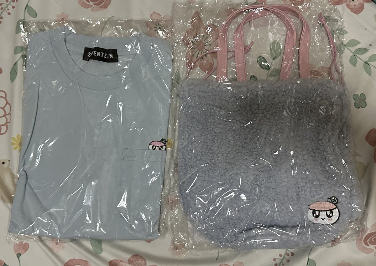 jypeach_22's tweet photo. WTS/LFB

SVT / Seventeen items

Follow to Japan Bongbongie shirt; fluffy bag - 1,500; 1,000; 2,300 set
GoSe magazine vol. 2 sealed (no pcs) - 400
Mingyu D’Icon Magazine complete set - 1,100
Mingyu Ode To You Japan uchiwa - 400

rfs: need space and funds

dm if interested! Thanks https://t.co/pDvzQw1BNx