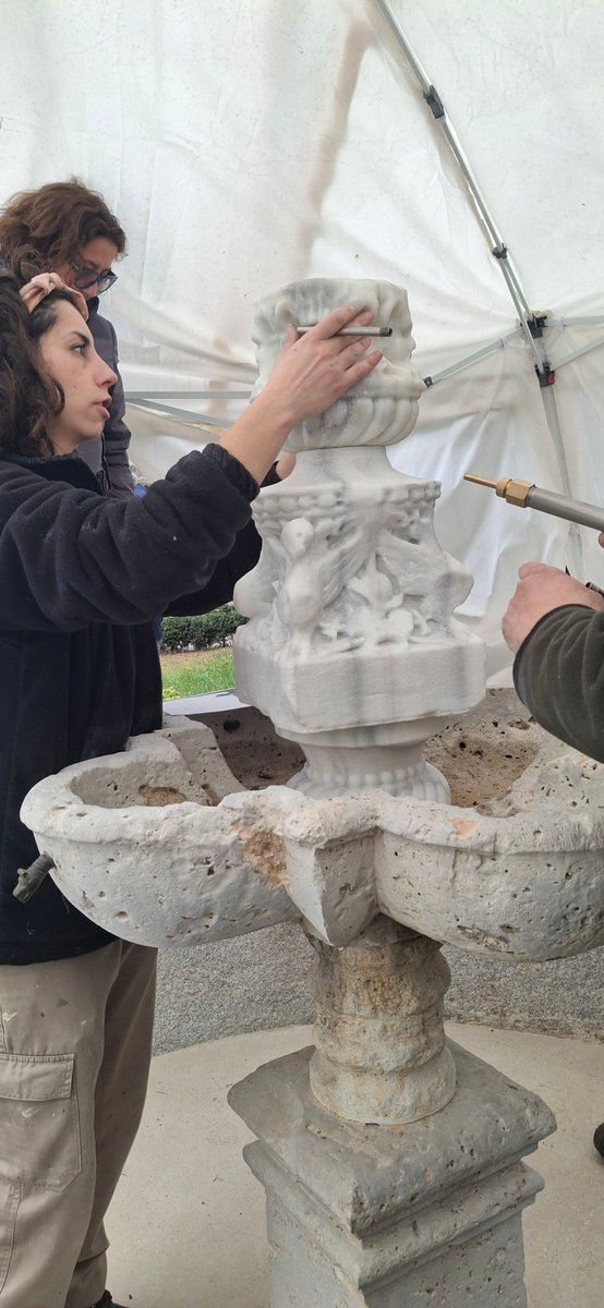 ipcepatrimonio's tweet photo. #IPCErestaura | El jardín del Museo Casa Cervantes vuelve a escuchar el rumor del agua. Restauramos su fuente y el grupo escultórico renacentista, ahora conservado en interior. En su lugar, luce una réplica en mármol realizada con tecnología robótica. https://t.co/IrLtrSMTpA