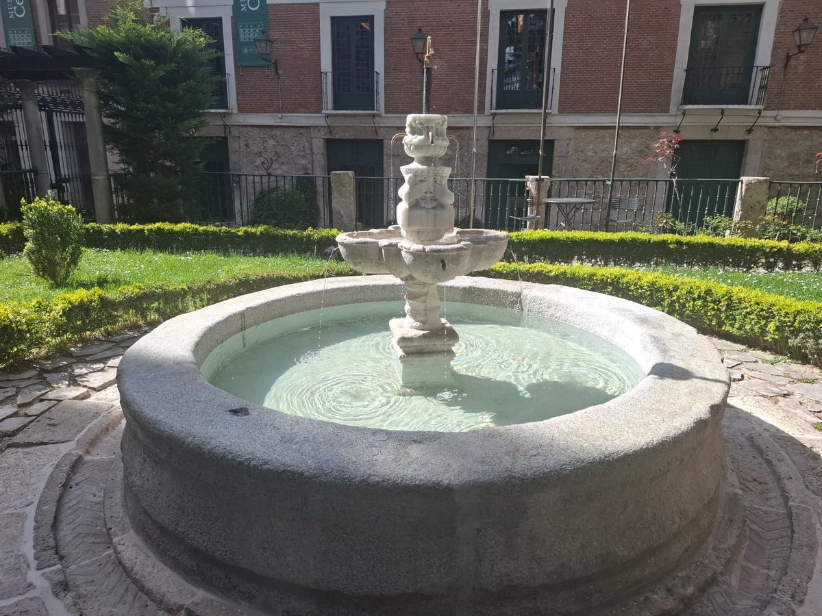 ipcepatrimonio's tweet photo. #IPCErestaura | El jardín del Museo Casa Cervantes vuelve a escuchar el rumor del agua. Restauramos su fuente y el grupo escultórico renacentista, ahora conservado en interior. En su lugar, luce una réplica en mármol realizada con tecnología robótica. https://t.co/IrLtrSMTpA