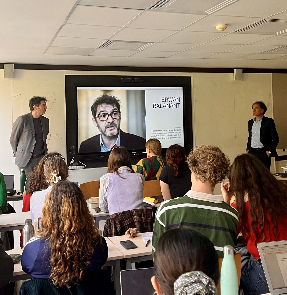 « Comment avez vous choisi les auditionnés?
Qu’est-ce qu’un art. 40?
Quelle est la frontière entre la commission d’enquête et la justice? »

J’étais à <a href="/sciencespo/">Sciences Po</a> pour présenter mon rapport aux étudiants du séminaire « forces et faiblesses du cinéma français » de Xavier Lardoux