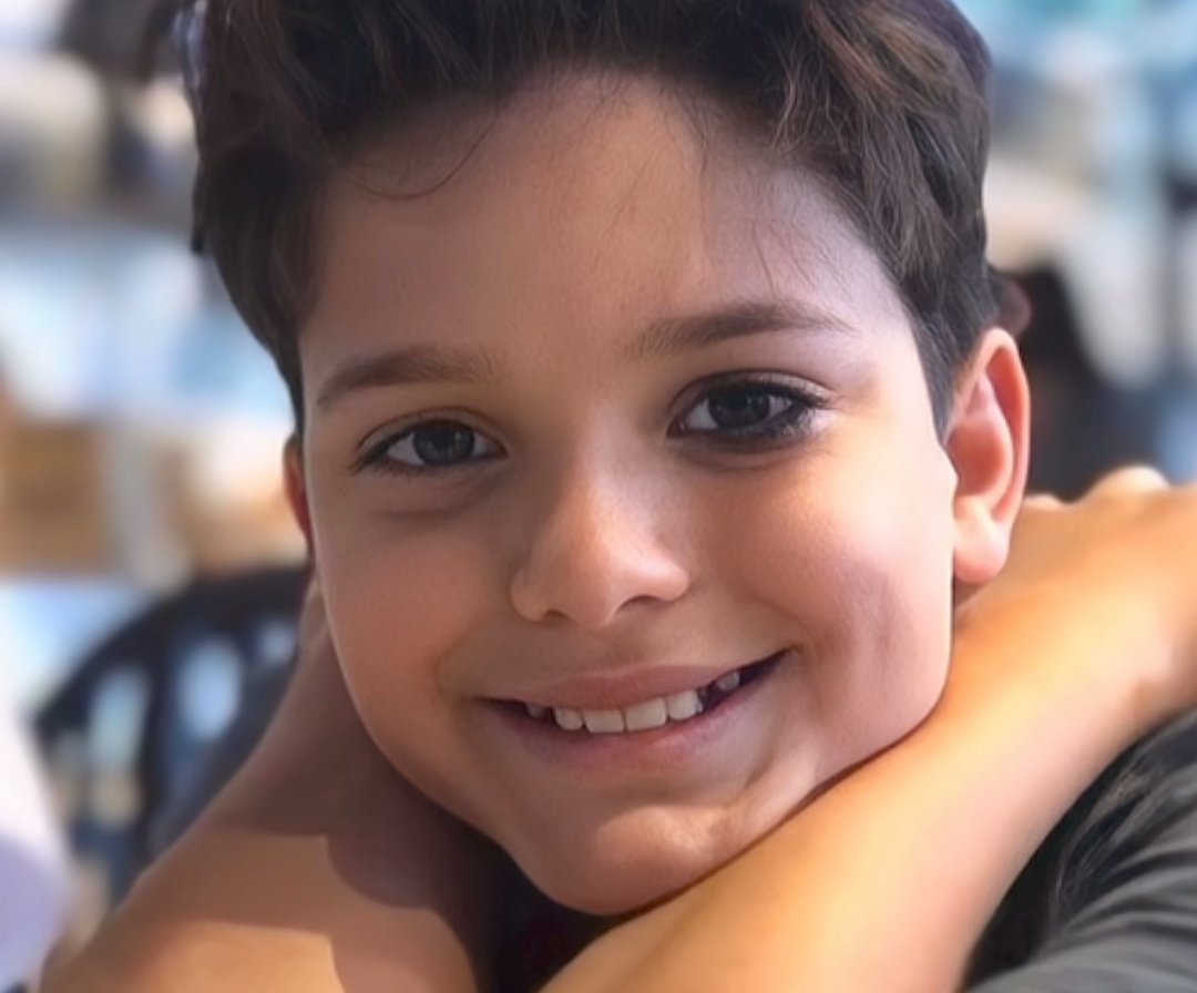 BAT2004's tweet image. #minguzzi Sadece bir evlada değil, bu dünyaya güzellik katan bir cana kıydınız.Tehdit ve saldırılarınız gosteriyor ki size cani demek yetmez, bildiğim en aşağılık kelimeler bile kifayetsiz.Sizin gibiler yok olur gider, Ahmetler dünyaya iz bırakırlar. Kocaman bir hiçsiniz aslında!