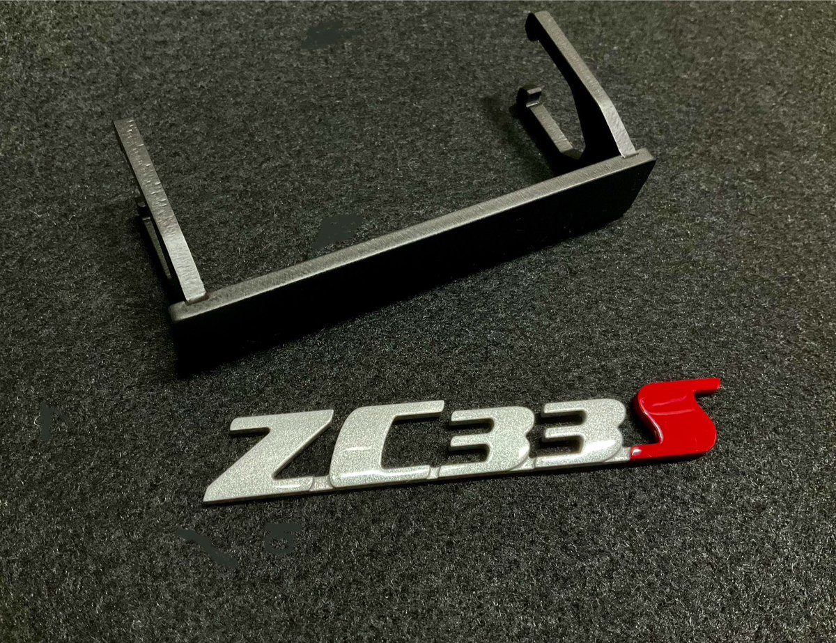 AutopartsKylyn's tweet photo. フロントグリルエンブレム　追加
#zc33s #swiftsport #スイフトスポーツ https://t.co/8etBxwjDmO