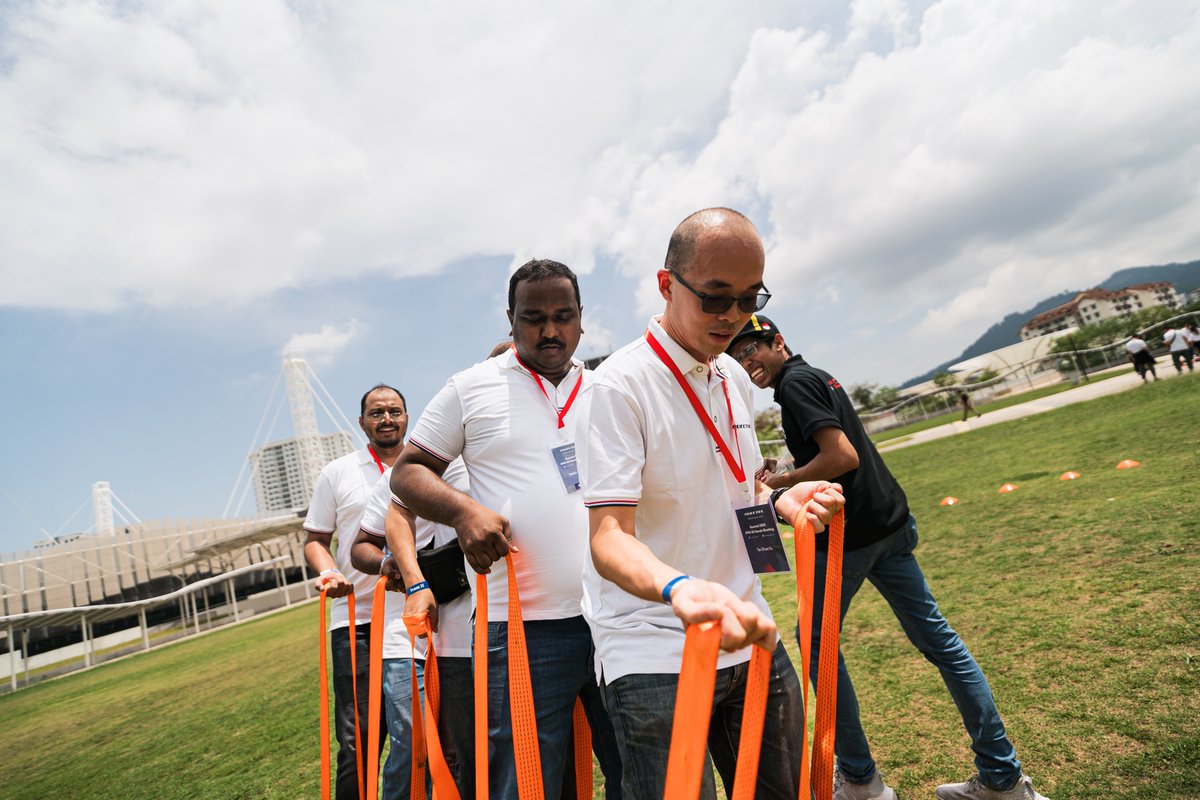 Quectel_IoT's tweet image. The Quectel APAC team recently gathered in Penang, Malaysia, for a memorable event with over 200 colleagues from across the region.
It was a great chance to celebrate our achievements, align on future goals, and strengthen the collaboration behind our success.
#TeamQuectel