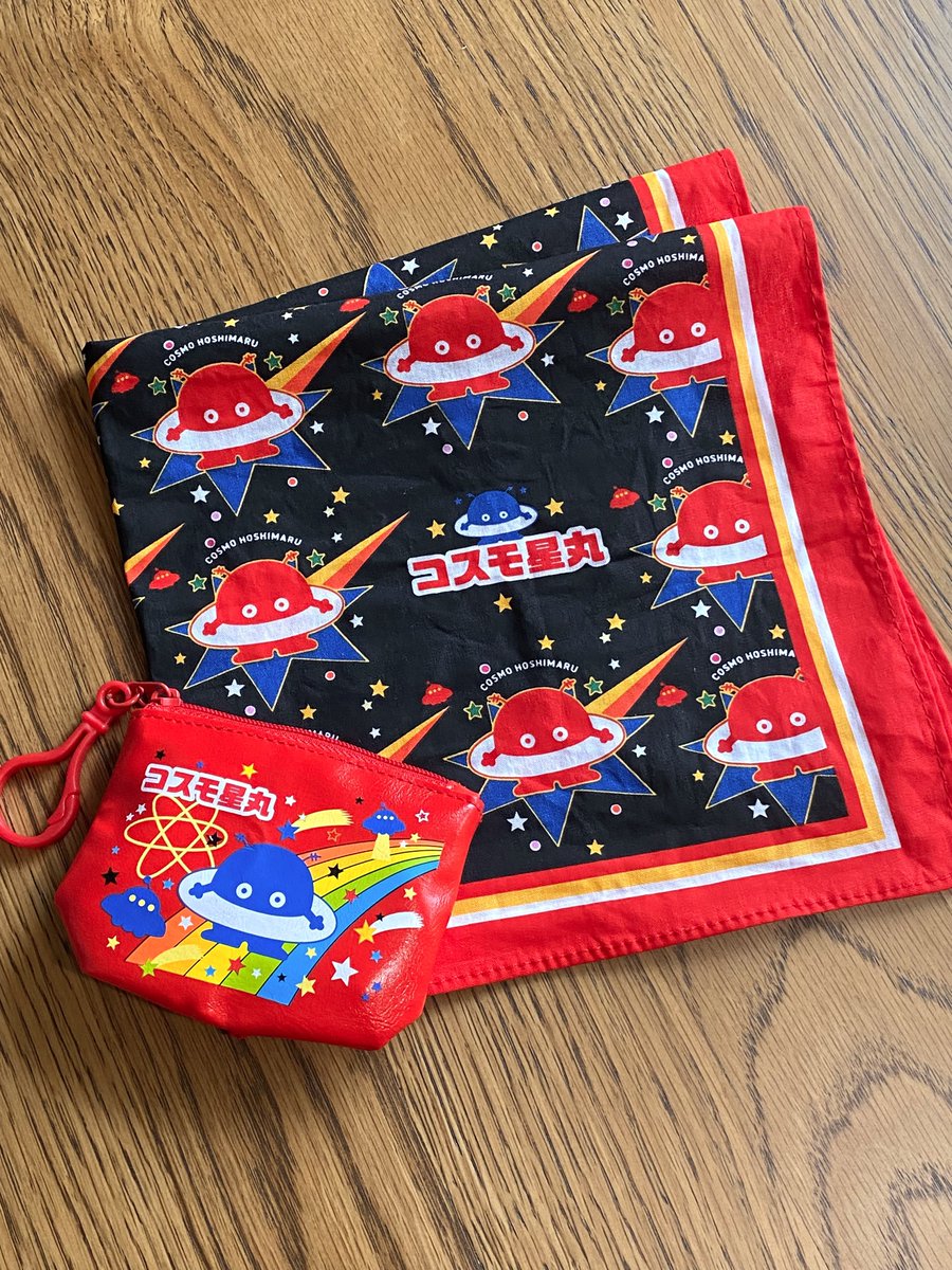 EmbroideryHana's tweet photo. やばいガチャみつけて3回やったらポーチかぶった！疲れてたから帰ってきちゃったけどありったけやればよかった〜！
リュックの万博コーナーに仲間入りさせたい〜！！ https://t.co/lMjkHtbtOs