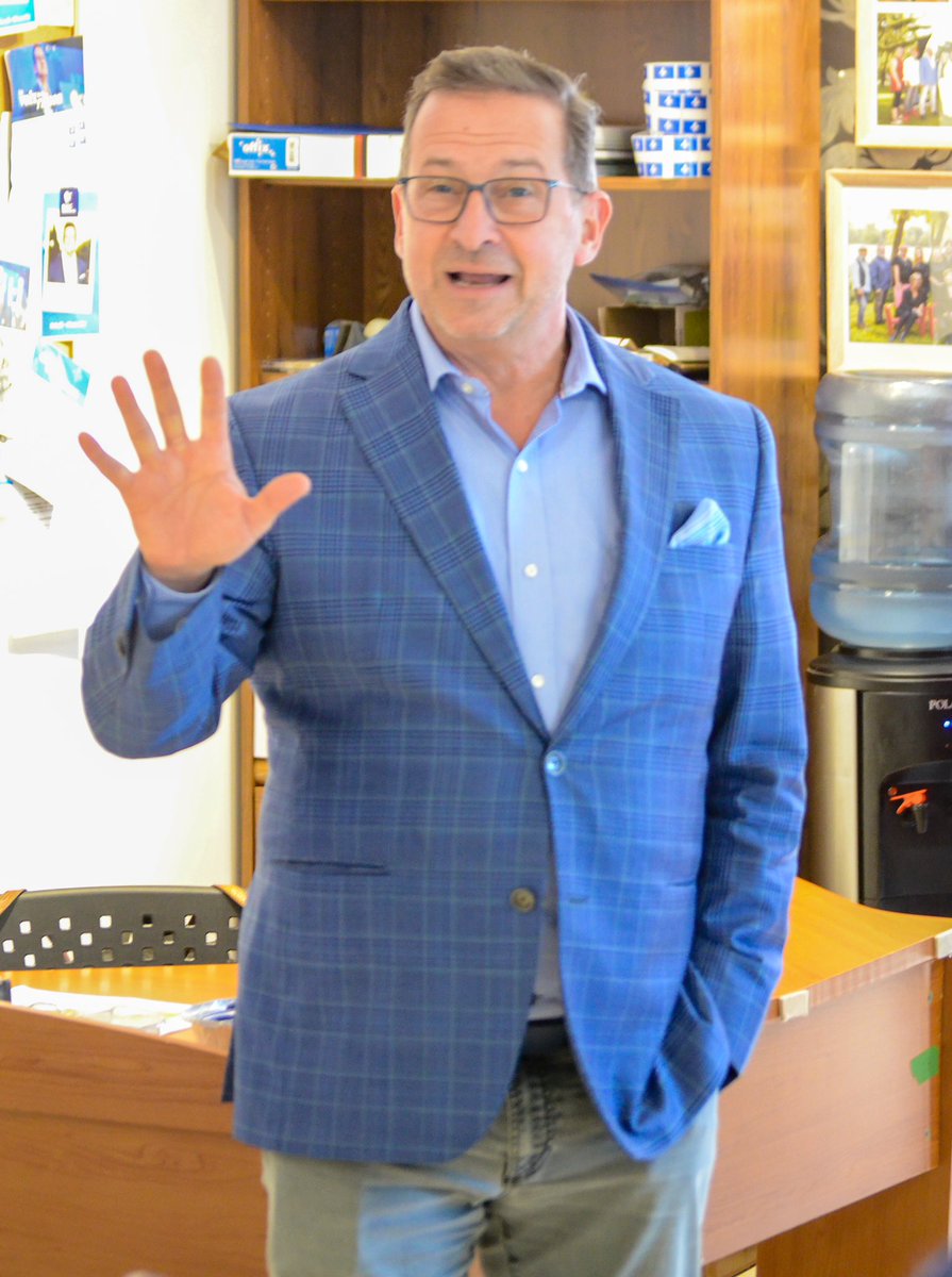 MathieuTye's tweet image. Yves-François Blanchet, chef du Bloc Québécois et candidat dans la circonscription de Beloeil-Chambly était de passage, hier à son local électoral.