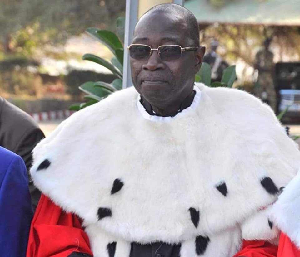 PR_Diomaye's tweet photo. J’ai appris avec tristesse le décès du Président Mamadou Badio Camara. Président du Conseil constitutionnel, il fut le Premier Président de la Cour suprême.

Je salue le parcours d’un grand serviteur de l’État et adresse mes condoléances à sa famille, à ses proches et à l’ensemble de la magistrature.