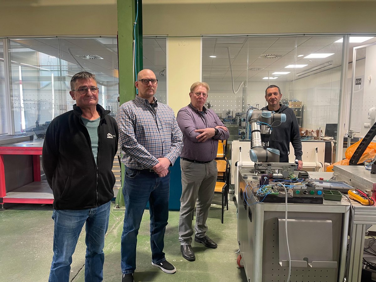 imhcampus's tweet photo. Bi irakasle Finlandiako Vamia eskolatik @imhcampus  bisitatzen egon dira aste batez. Mekatronika, materialak eta @tknika  izan dituzte ardatz.
🤝 Helburua: trukaketak, elkarlan berriak eta eleaniztasuna sustatzea.
#LanbideHeziketa #IMH #Vamia #FPInternacionala https://t.co/A2EdVPu6wY