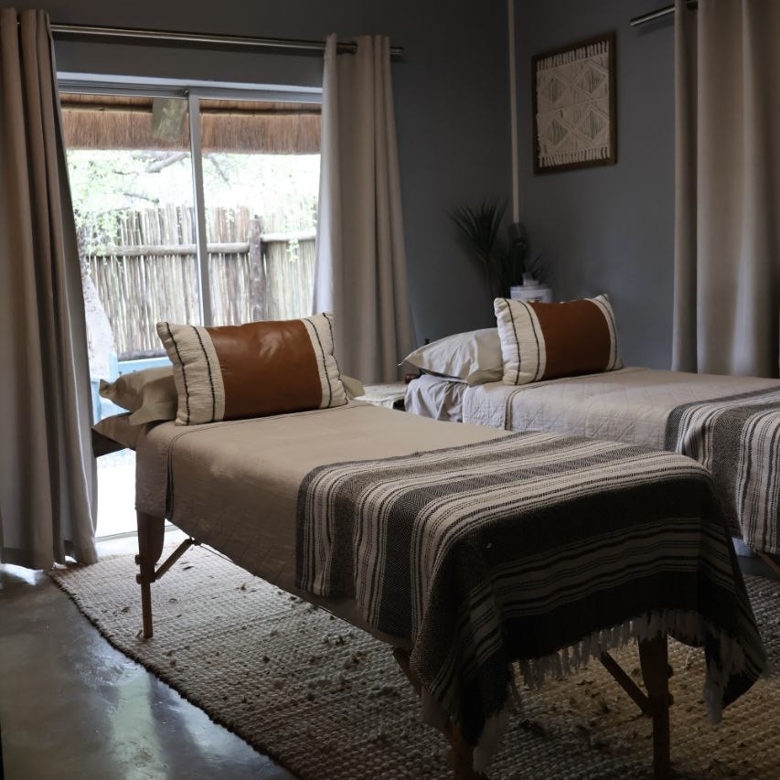africatouchdown's tweet photo. Easter weekend still wide open? Let’s fix that.

Tshukudu Game Lodge in Hoedspruit, Limpopo is calling and trust us, this is no ordinary getaway.

Think Big 5 game drives that get your heart racing, lazy afternoons at the Tshukudu bush spa, and golden hour gin tastings that roll right into boma dinners under the stars. Great food, even better company, and the kind of fresh air that hits reset in all the right ways.

This isn’t just a break, it’s a wild, wonder-filled escape you’ll be talking about long after Monday rolls around.

Visit our website to learn more!

🌐 https://t.co/txfP8zEL2y

#TouchDownAfrica #TravelWithTouchDown #UnforgetableExperience #TravelWithPurpose #ExploreSouthAfrica #SouthAfrica #Tshukudu #TshukuduGameLodge #SouthAfricanSafari