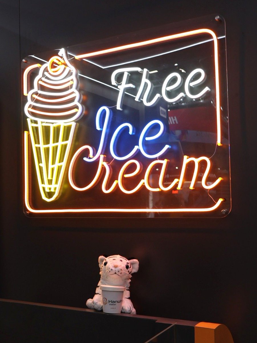 HanwhaVisionEU's tweet image. Things are heating up on the final day of #TSE2025! 🔥
Luckily, we’ve got ice cream on Stand 5/G40 to keep things cool! 🍦 
Stop by, grab a scoop and discover some of our latest thermal solutions: bit.ly/4gkZDLR

#TSE2025 #Thermal #Surveillance #AI #SecurityInnovation