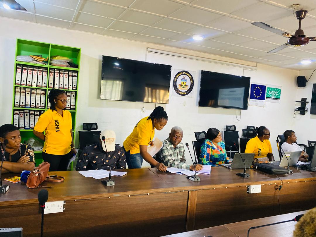 ASHIAANAMBRA's tweet photo. Free health insurance for persons living with HIV & TB in Anambra State!
ASHIA, with support from Global Fund, is working to ensure stigma-free, transparent, & convenient enrollment. Stakeholders met to strategize effective implementation. #ASHIA #HealthForAll #Anambra https://t.co/RzcTTRAEzS