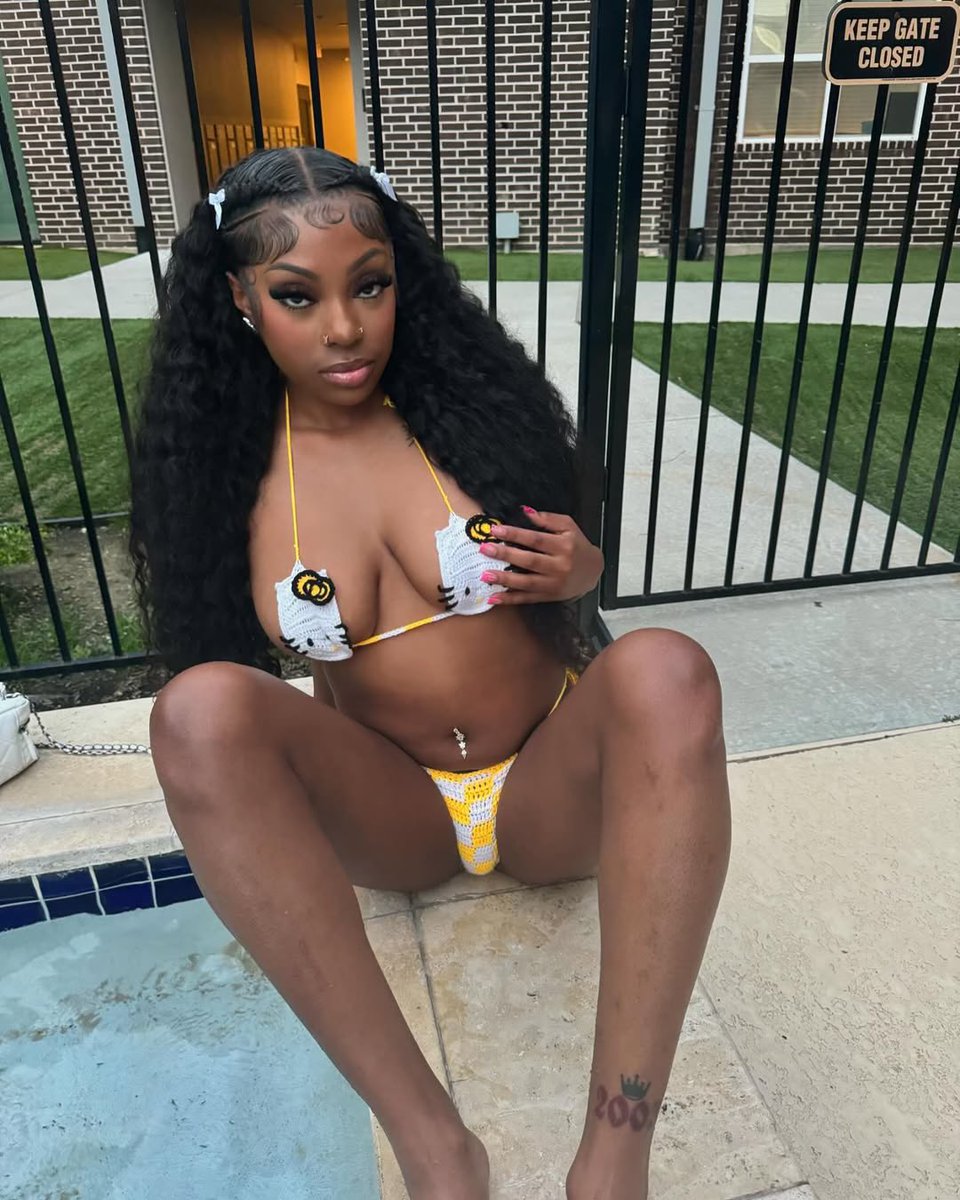 lubittyexotic's tweet photo. spring break 🍊 https://t.co/U1CMvyniS1