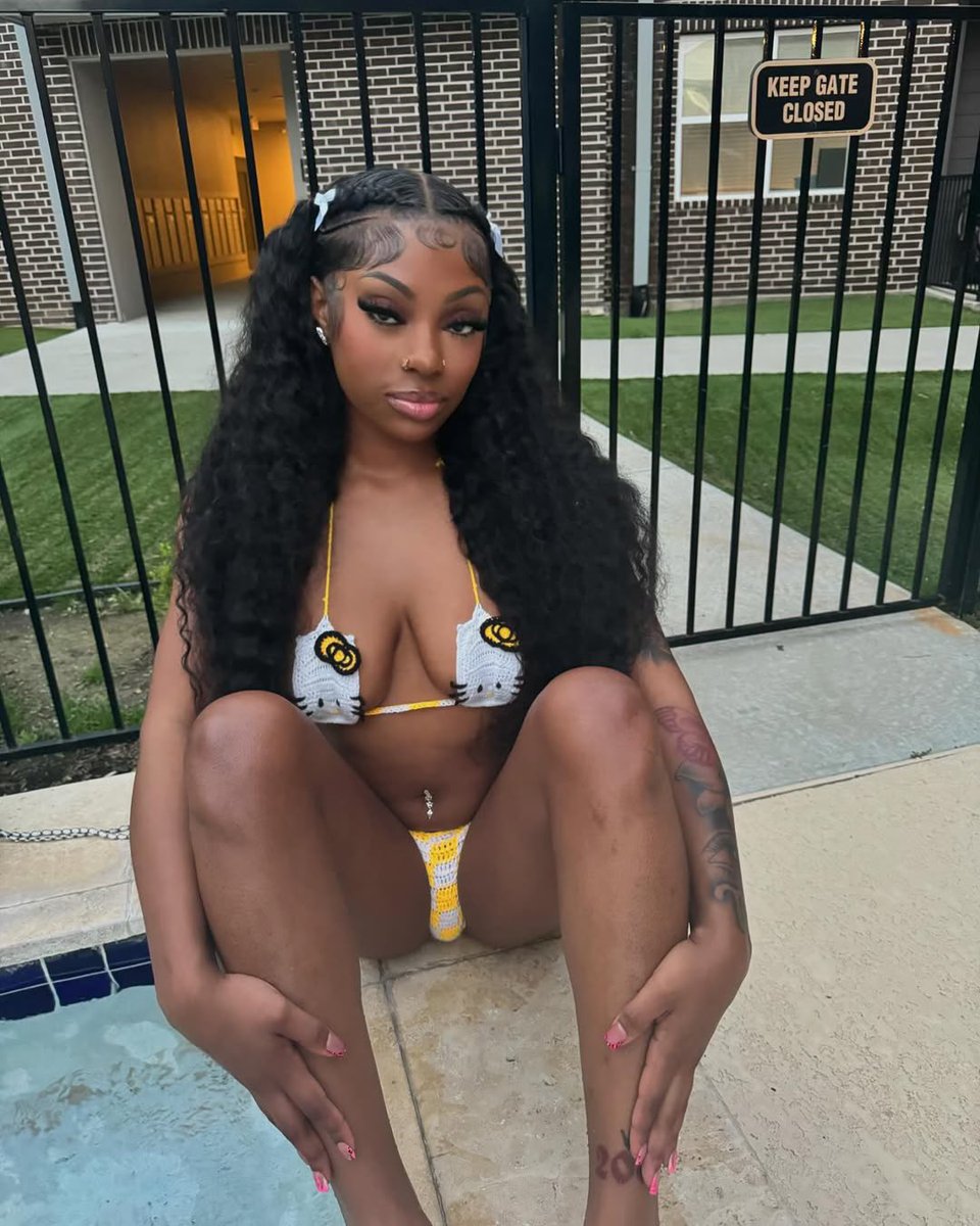 lubittyexotic's tweet photo. spring break 🍊 https://t.co/U1CMvyniS1