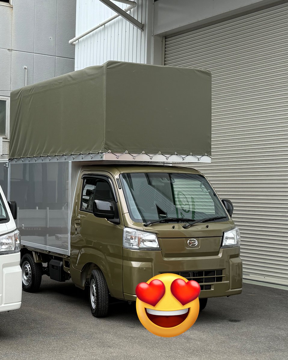fun9love244's tweet photo. 本日4月10日堂本剛さんの46歳の
お誕生日そんな日に奈良にて
新車の高幌車を納車いたしました🙌
幌車2台のルーフキャリア付きの軽バンの3台、夫婦2人と軽貨物仲間と共に
今後とも精進して参ります🚛
お引越し、スポットなども
ドシドシお待ちしております🙇‍♂️

#軽貨物
#ゴリラエンジニアリング https://t.co/RxLHL4qZY5
