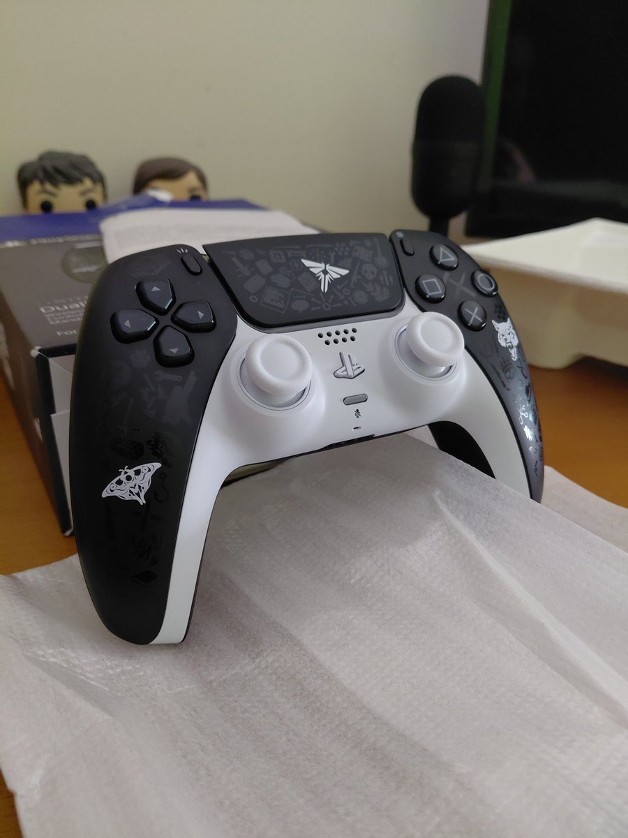 cookiechan •_• | INTERGALACTIC tweet media