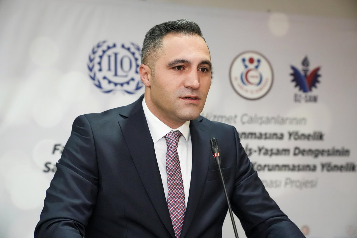 suleyman6061's tweet photo. Sağlık ve Sosyal Hizmet Çalışanlarının İş Yaşam Dengesinin Sağlanması ve Haklarının Korunması” konulu ILO projemizin eğitimleri Muğla’da başladı. Genel Başkanımızın katılımıyla gerçekleşen eğitimimizin emekçilerimize katkı sunmasını diliyor, teşkilatımıza teşekkür ediyoruz. https://t.co/toKkVogH12