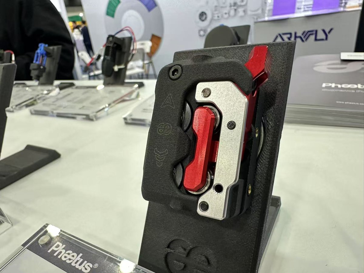 D3vil Design tweet media