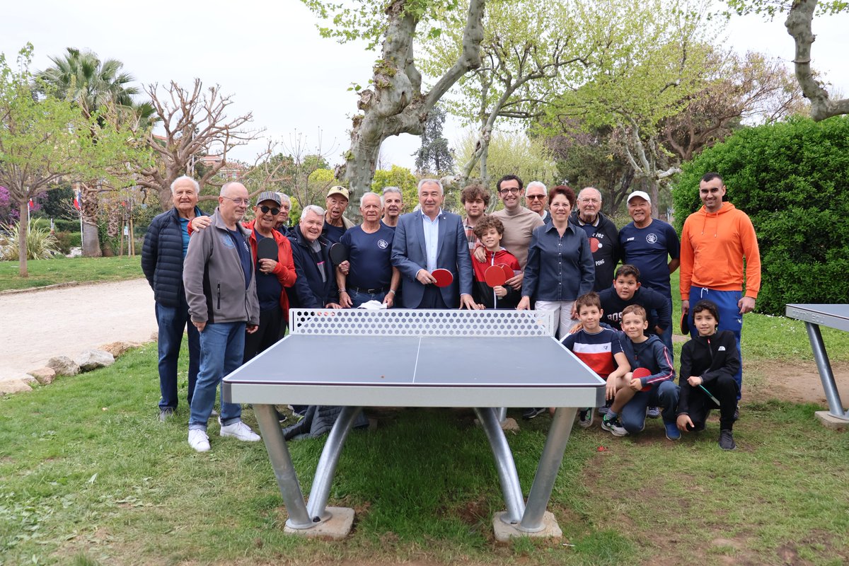 Installées dans le Parc Layet, les deux tables de ping pong font déjà de nombreux heureux. C’est aux côtés de Pierre Zerbini, président de l’association Retraite Sport Santé que <a href="/JosephSeguraSLV/">Joseph SEGURA</a> et <a href="/TBerettoni/">🇫🇷 Thomas Berettoni 🇫🇷</a> ont inauguré ces équipements.
➡️saintlaurentduvar.fr/news/inaugurat…