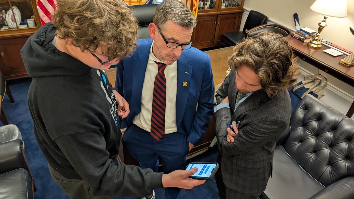 MCCTC's tweet photo. 🚀 MCCTC’s Chandler Culp & Caden Vernon took their award-winning app, Bill Buddy, to the Capitol for #HouseOfCode!
They met with @RepMichaelRulli then showcased their AI-powered app—making legislative bills easier to understand—in the halls of Congress! 🏛️
@MaraBanfield https://t.co/1zbAahE2RL