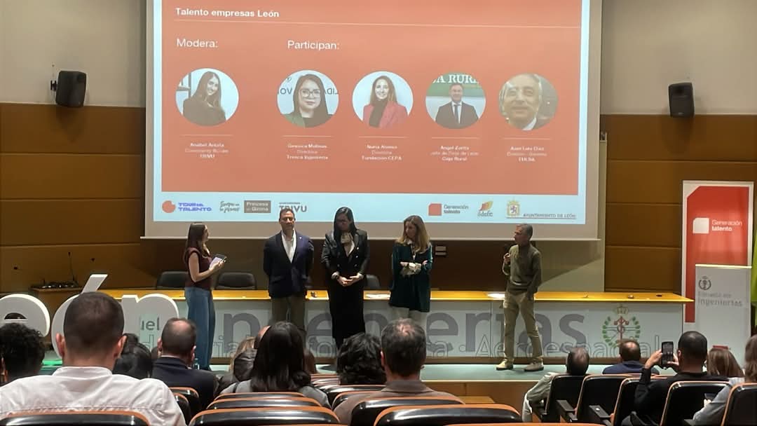 Una semana intensa y fructífera de la mano de la <a href="/FPdGi/">Fundación Princesa de Girona</a>, que está celebrando en León su #TourdelTalento 2025. La directora de <a href="/FundacionCepa/">Fundación CEPA</a>, Nuria Alonso, ha compartido experiencias con los jóvenes en el Panel 'Talento Empresas León'.
📸 <a href="/Ildefe/">Ildefe</a>