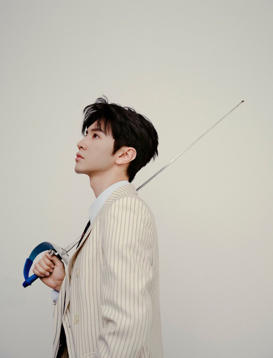czy1029scorpio's tweet photo. 091025 : Yuan Studio weibo update [ 1/4 ] 

“ Stretch your muscles and say goodbye to the busyness for now ”

📌 Zheyuan studio shared photos from CELINE Cocktail Party in Shanghai ✨

#ChenZheyuan #陈哲远 https://t.co/xsAUDAt5Lf