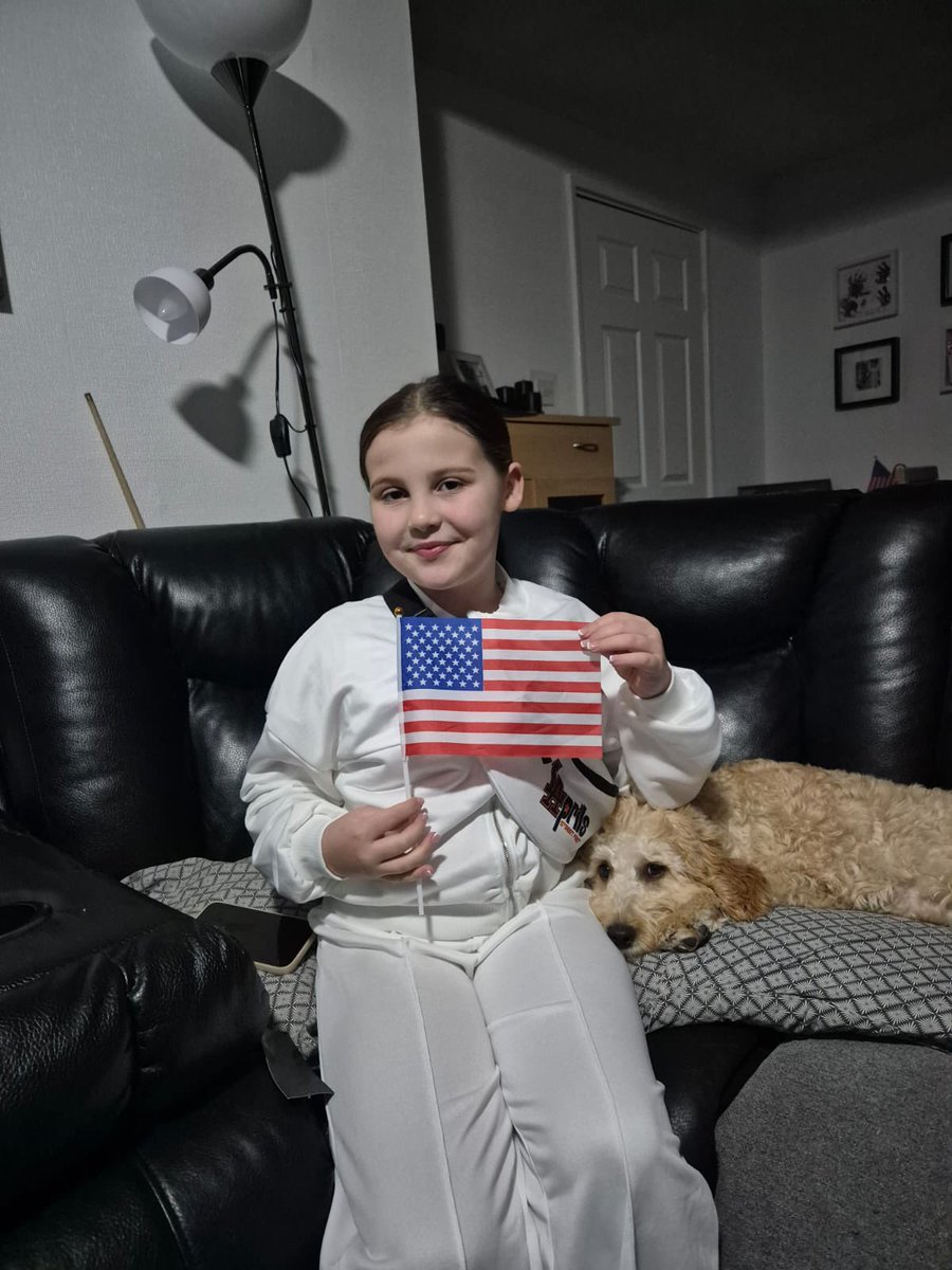 shellwright_x's tweet photo. And she’s off to LA for a n opportunity of a lifetime!! 🏴󠁧󠁢󠁳󠁣󠁴󠁿🇺🇸@MrsMaden_CCPS @MissAgnew_CCPS @CorpusChristi_K https://t.co/gZxyp5zyAQ