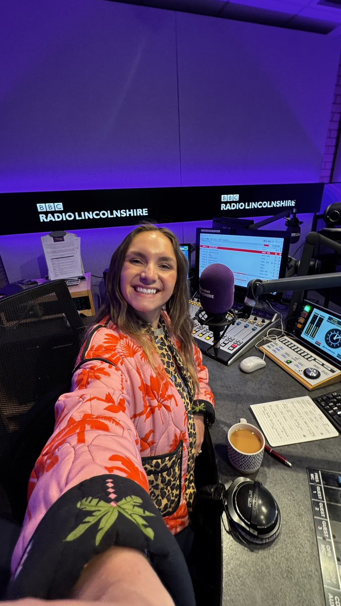 4th and final <a href="/BBCRadioLincs/">BBC Lincolnshire</a> show for this week 📻

It's been a total blast!! 

Did I press the right buttons? Sometimes
Did I get things in the right order? Rarely
Did I get locked in a corridor? Often

Thank you to anyone who listened 🥰