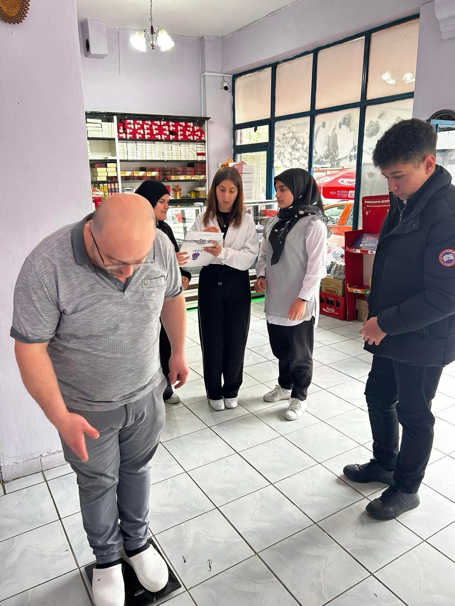 corumisgb's tweet photo. Bayat Mesleki ve Teknik Anadolu Lisesi öğrencileri VKİ ölçümleri ve yaptıkları bilgilendirmeler ile farkındalık oluşturdular. @tcmeb @Yusuf__Tekin @meb_dhgm @omurfatih @mebisgb @ozkan_meb @Corum19MEM @CemilCaglar60 https://t.co/fNgQgyNlzd