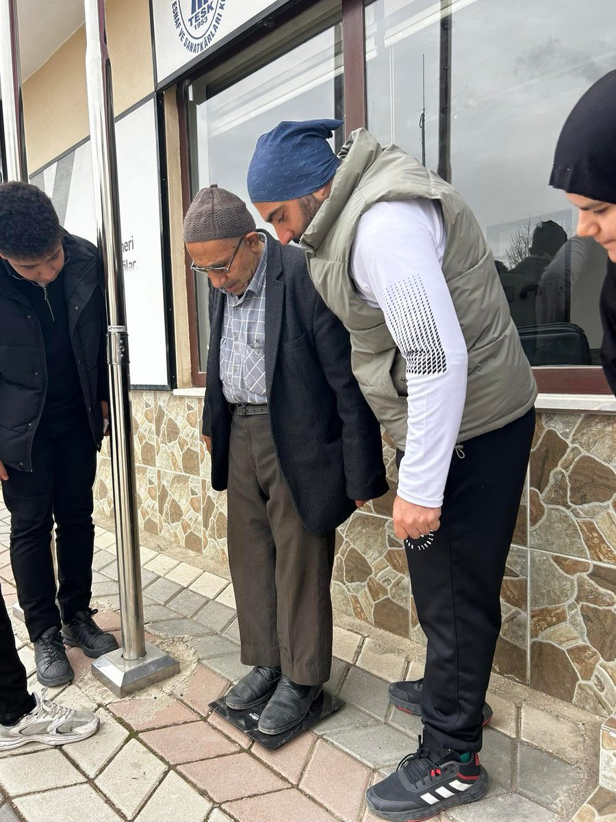 corumisgb's tweet photo. Bayat Mesleki ve Teknik Anadolu Lisesi öğrencileri VKİ ölçümleri ve yaptıkları bilgilendirmeler ile farkındalık oluşturdular. @tcmeb @Yusuf__Tekin @meb_dhgm @omurfatih @mebisgb @ozkan_meb @Corum19MEM @CemilCaglar60 https://t.co/fNgQgyNlzd